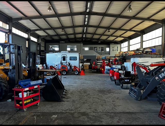 915M² WAREHOUSE TO LET IN AIRPORT INDUSTRIA